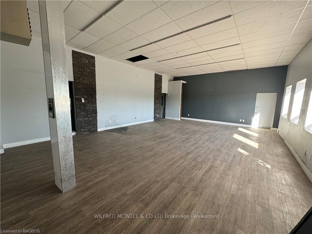 130 Kincardine Property Photo 3