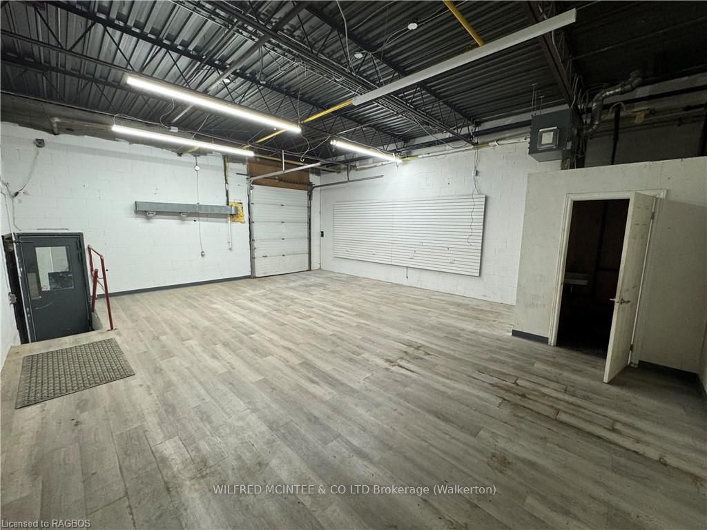 130 Kincardine Property Photo 4