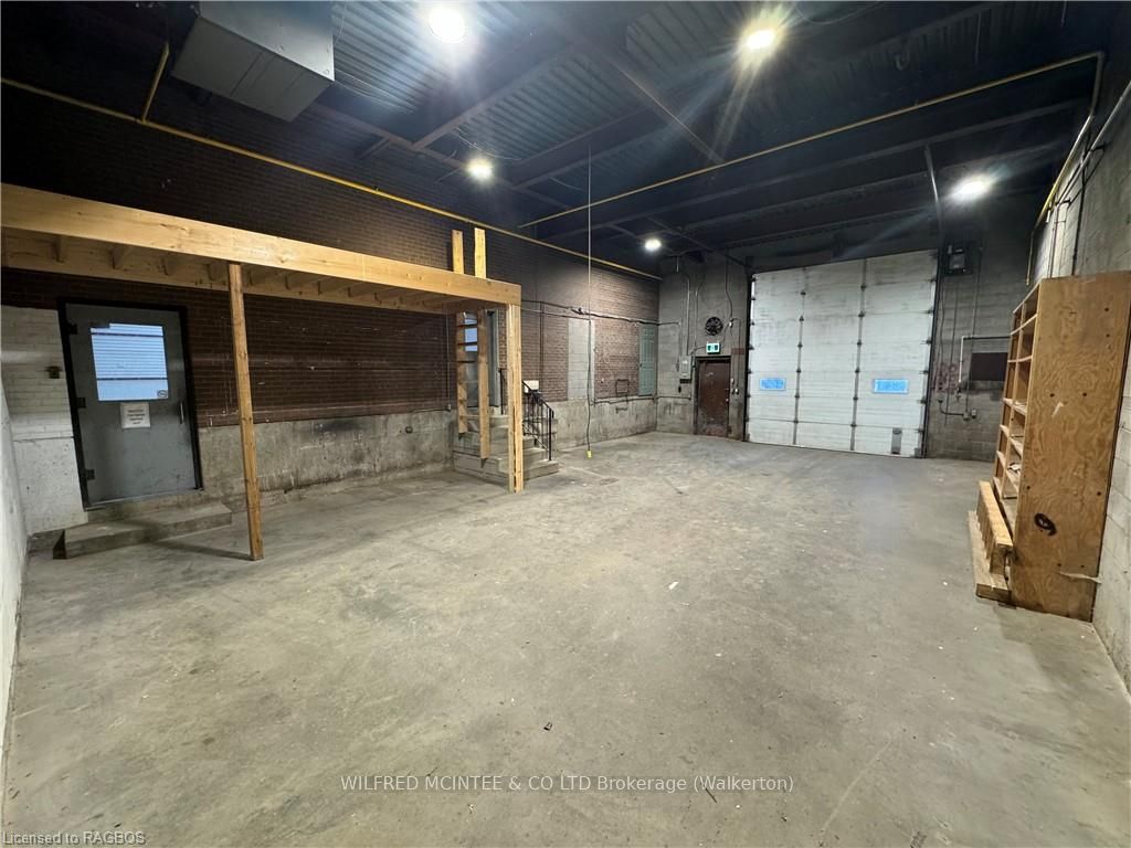 130 Kincardine Property Photo 5