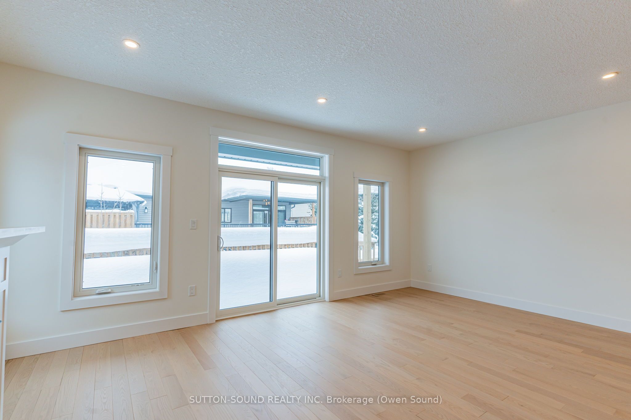 325 6th Avenue Property Photo 24