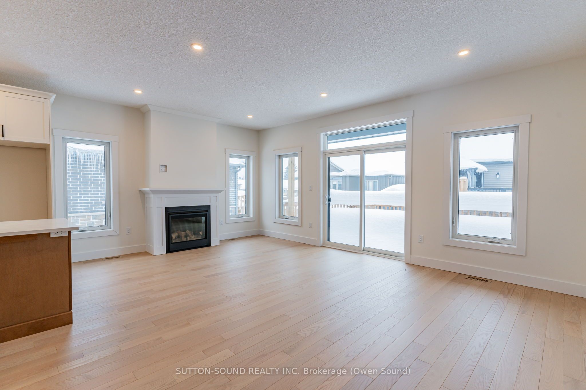 325 6th Avenue Property Photo 29