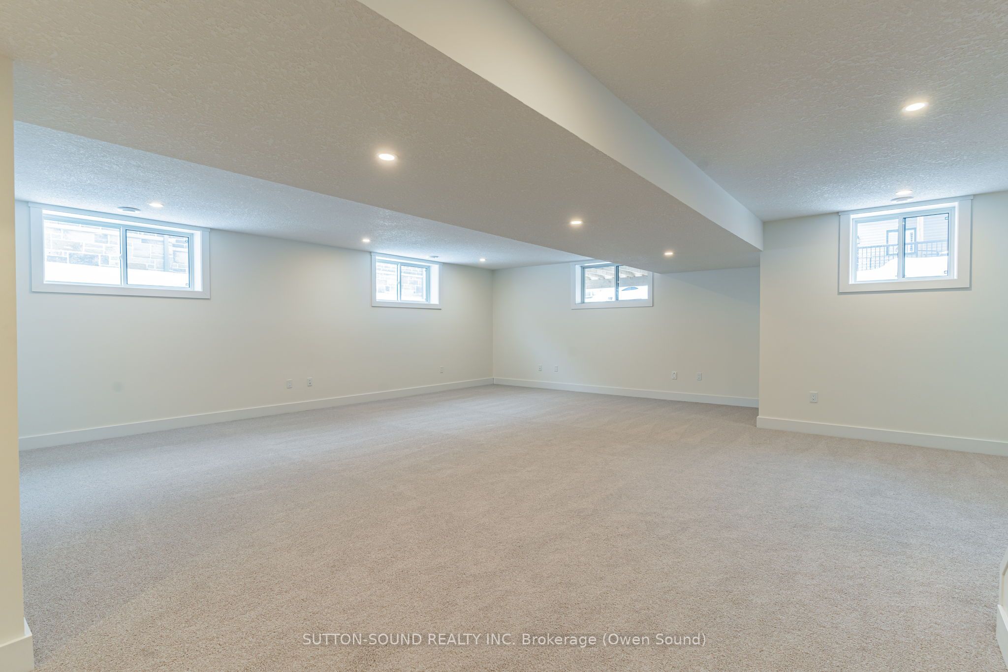 325 6th Avenue Property Photo 36