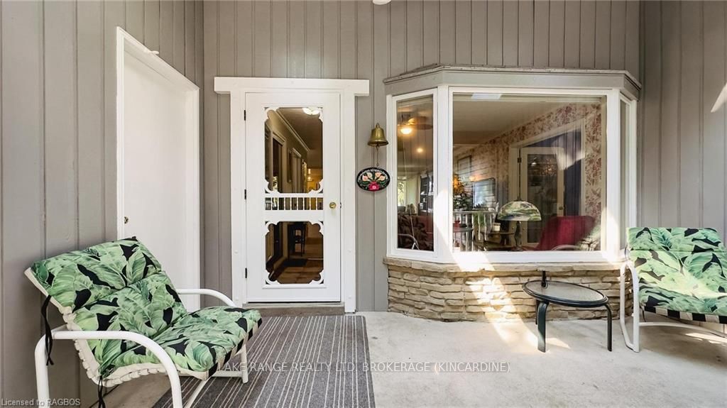 129 Huron Road Property Photo 7