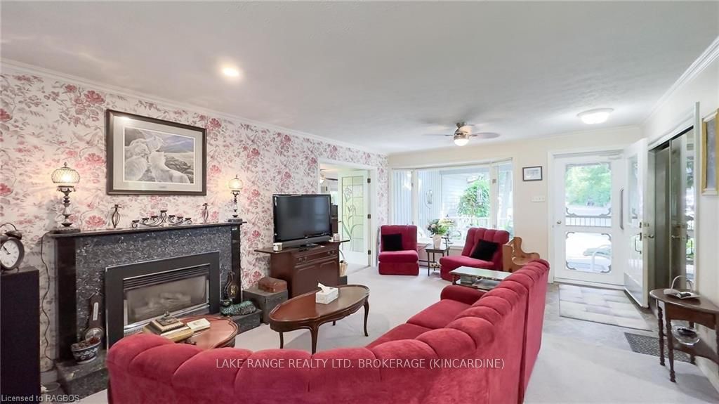 129 Huron Road Property Photo 26