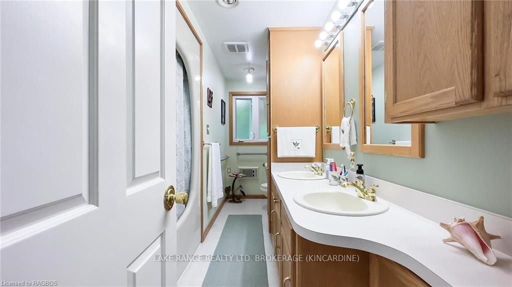 129 Huron Road Property Photo 28