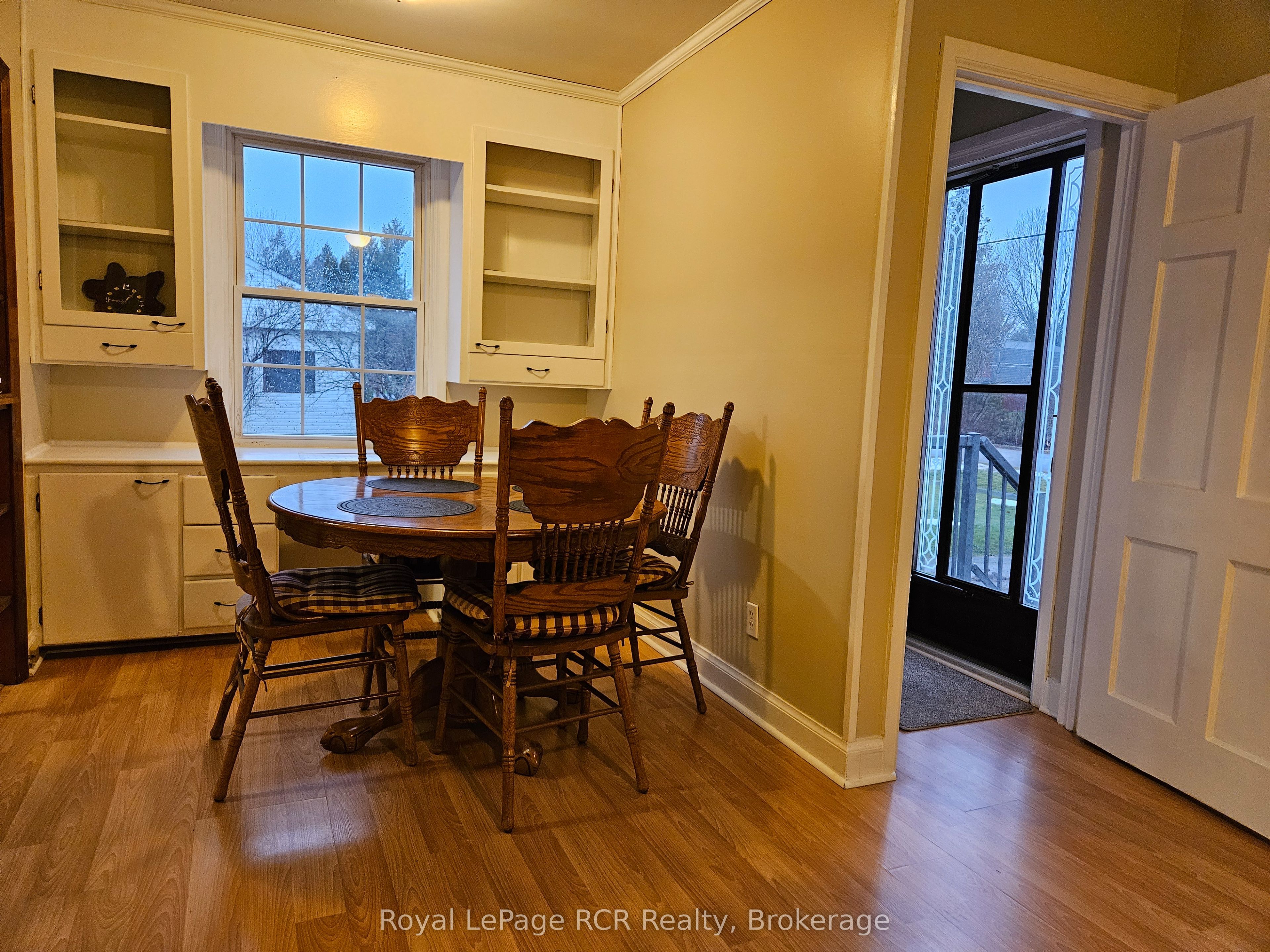 886 16th Street Property Photo 6
