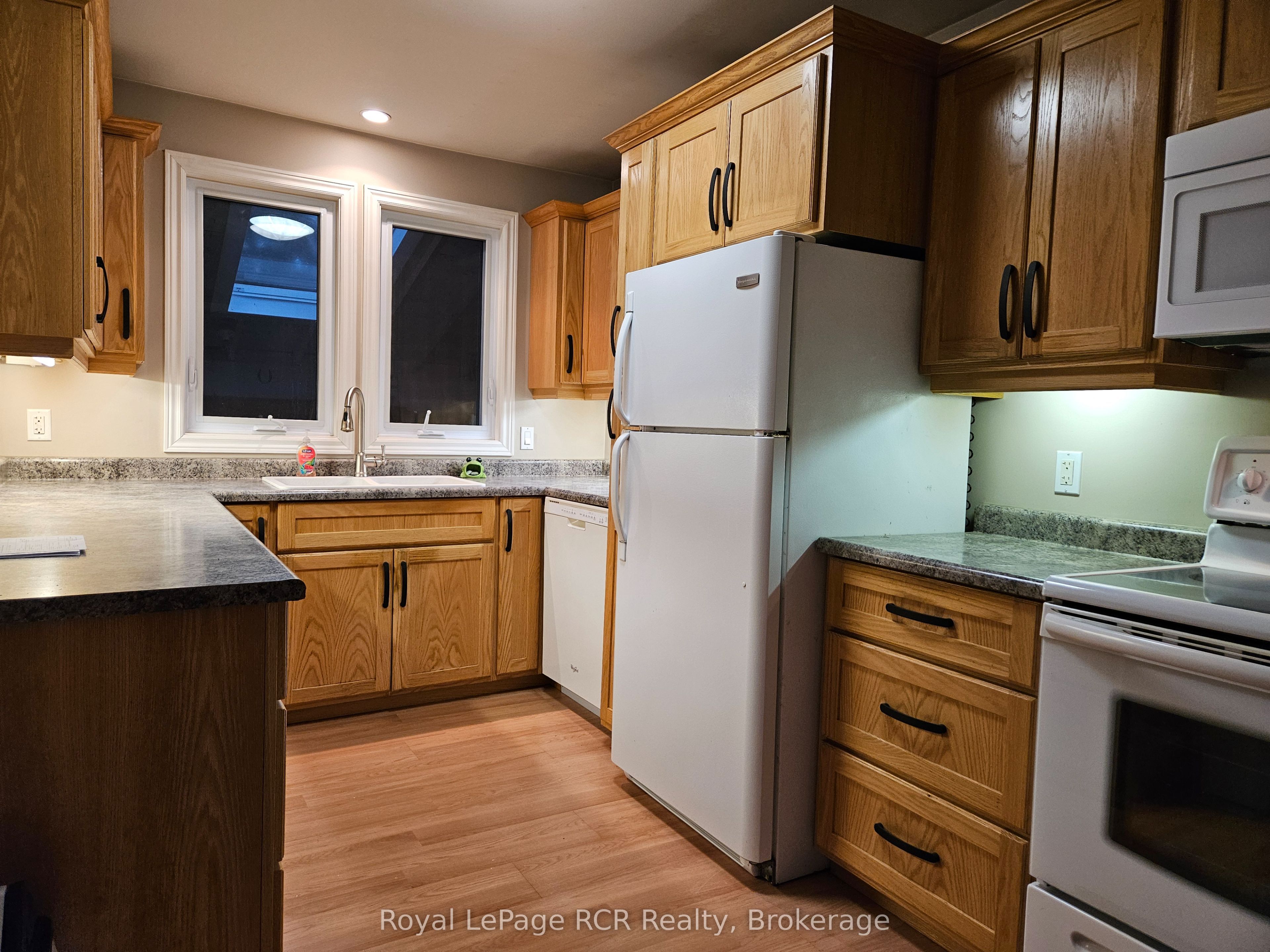 886 16th Street Property Photo 7