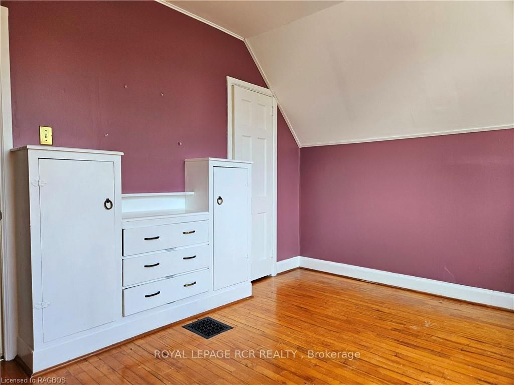 886 16th Street Property Photo 14