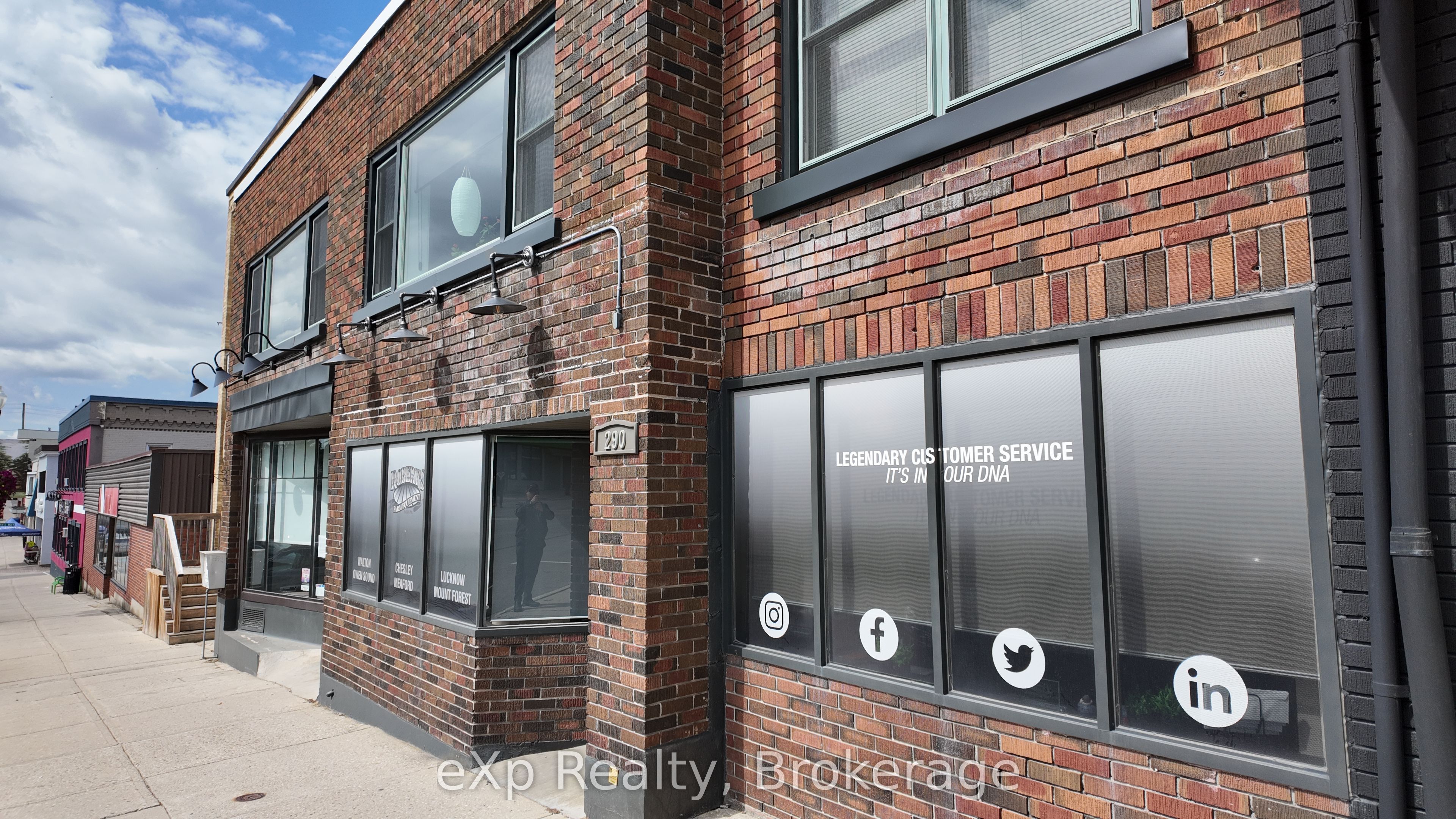 290 10th Street Property Photo 3