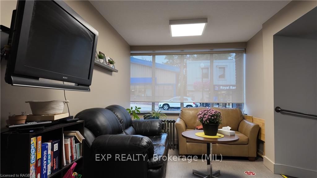 290 10th Street Property Photo 17
