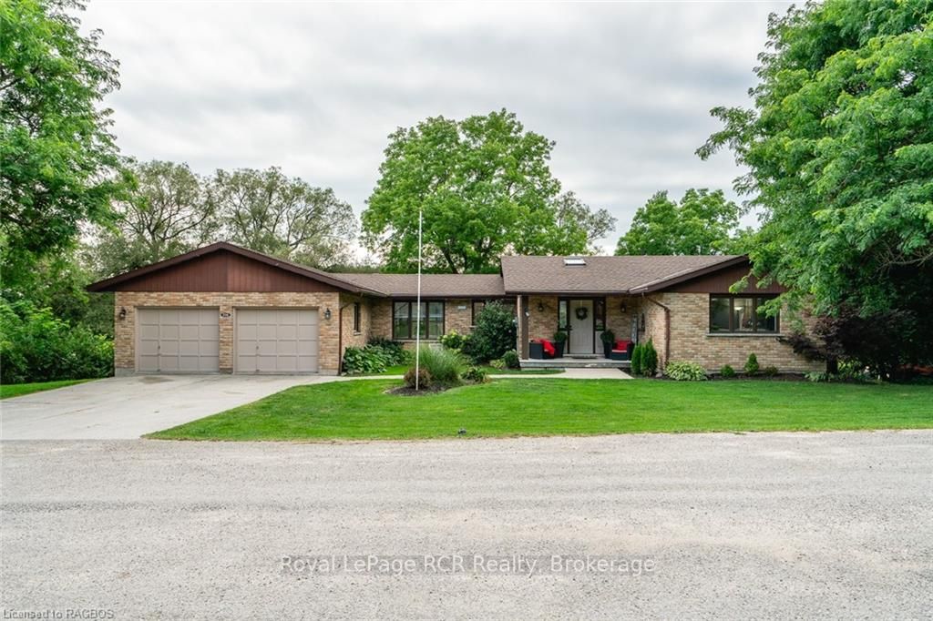 216 Fisher Crescent Property Photo 8