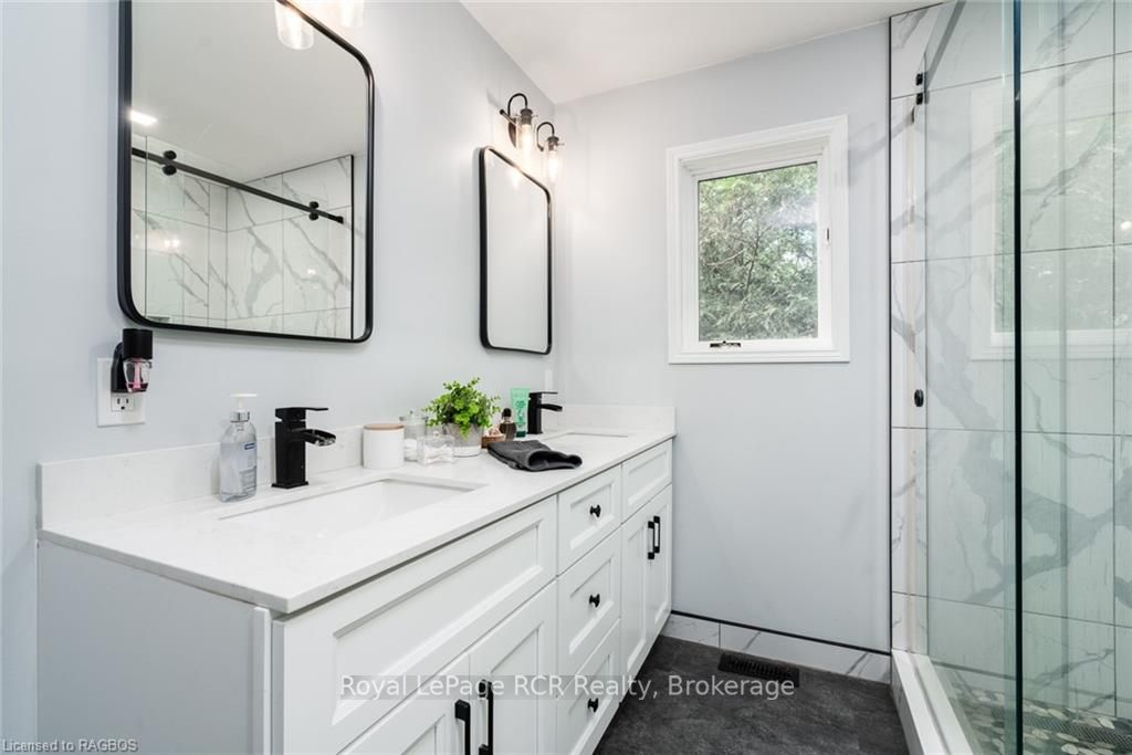 216 Fisher Crescent Property Photo 24