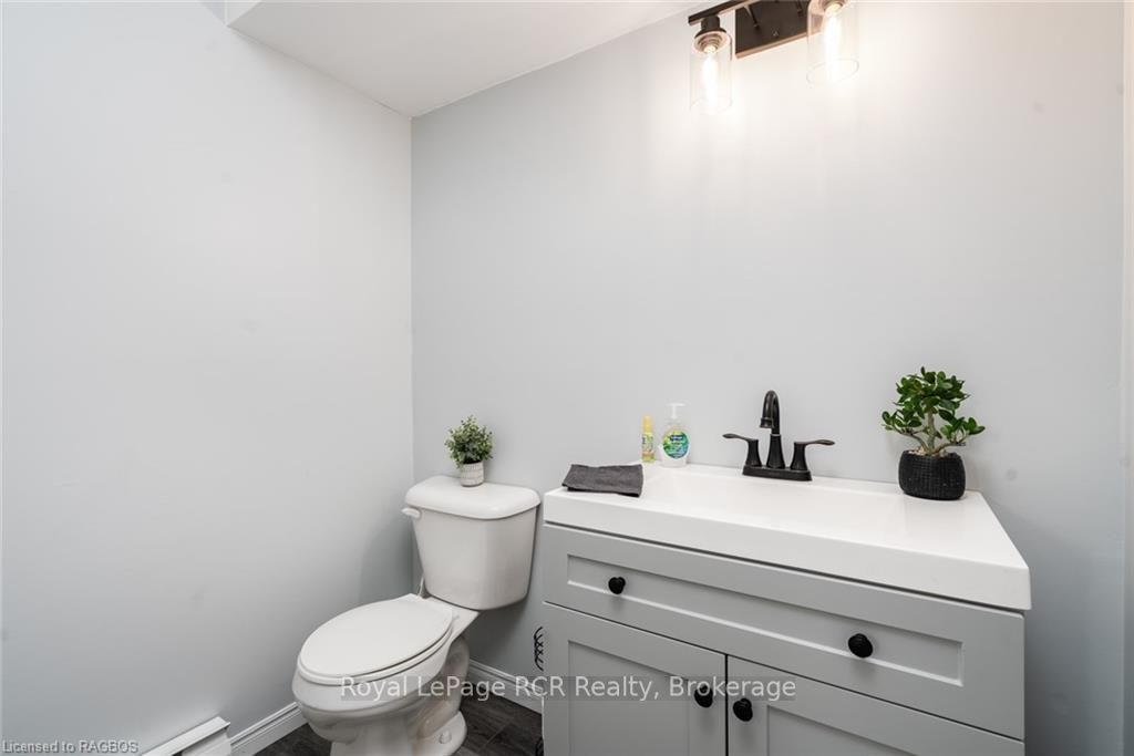 216 Fisher Crescent Property Photo 35