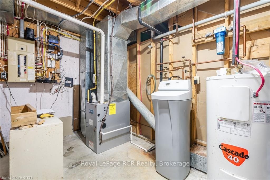 216 Fisher Crescent Property Photo 36
