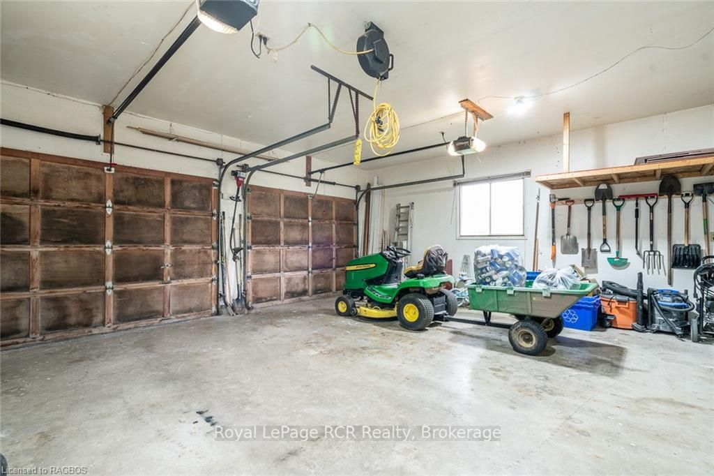 216 Fisher Crescent Property Photo 37