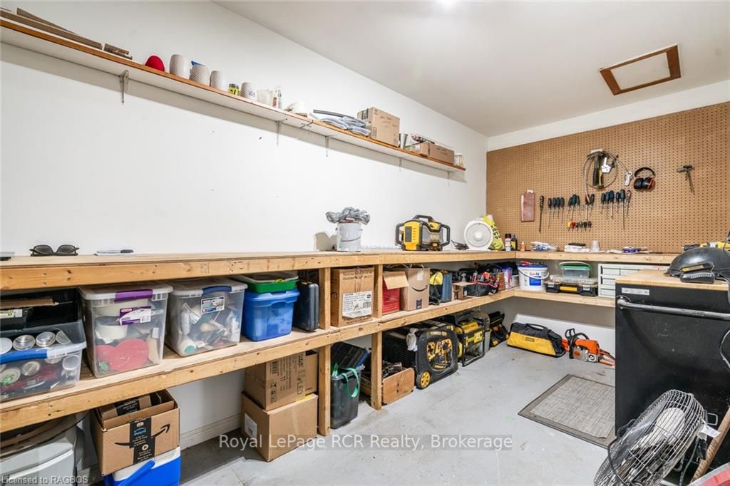216 Fisher Crescent Property Photo 39