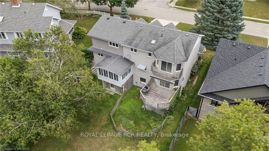 222 2nd Avenue Property Photo 2