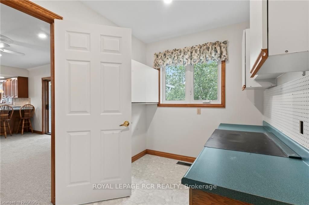 222 2nd Avenue Property Photo 15