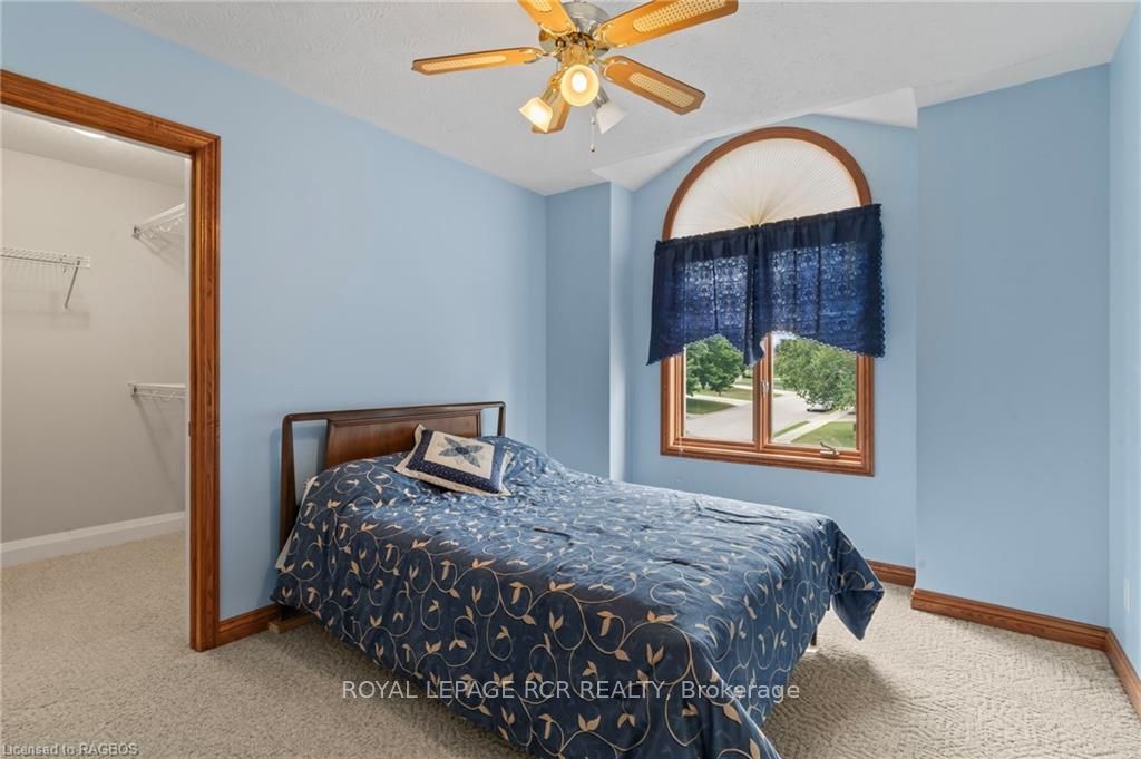 222 2nd Avenue Property Photo 18