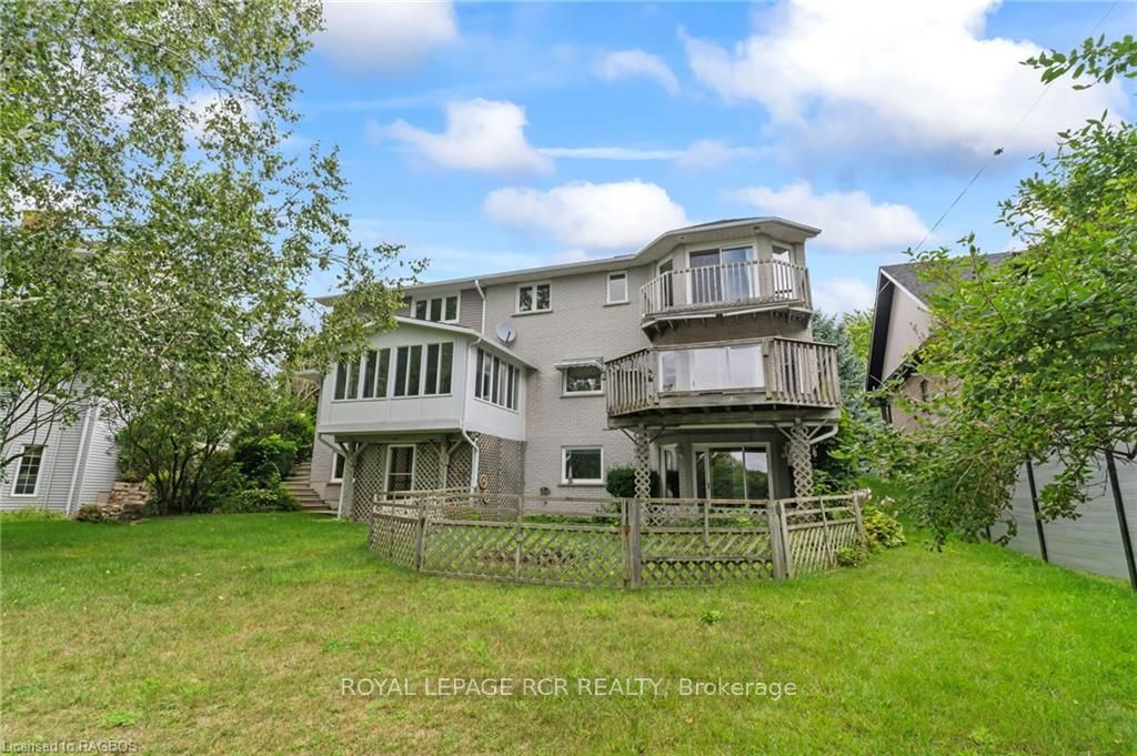 222 2nd Avenue Property Photo 27
