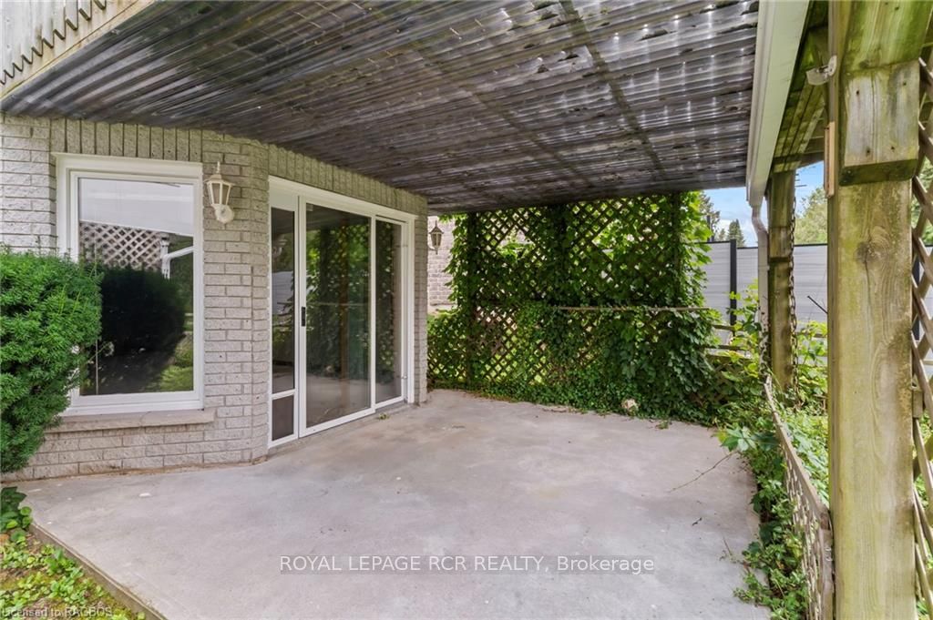 222 2nd Avenue Property Photo 30