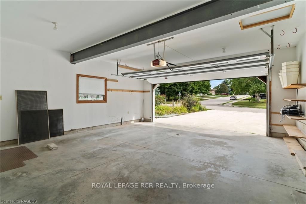 222 2nd Avenue Property Photo 33