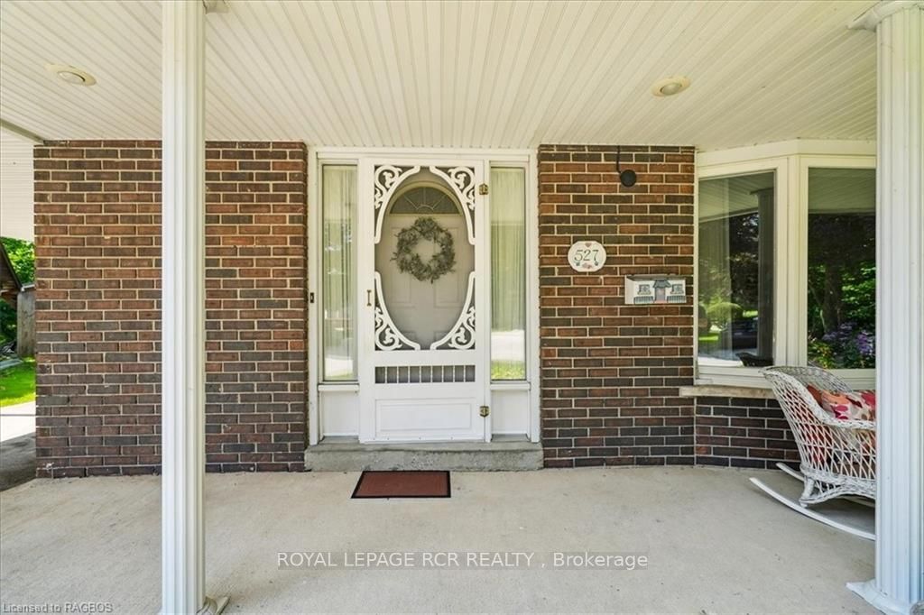 527 5th Street Property Photo 9
