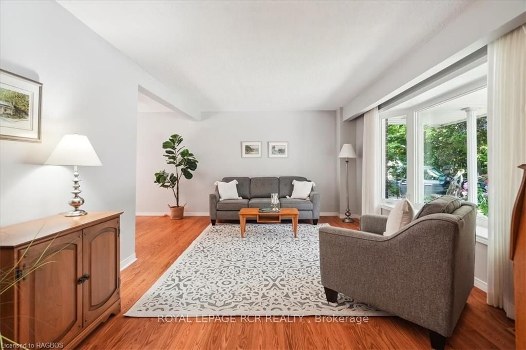 527 5th Street Property Photo 11