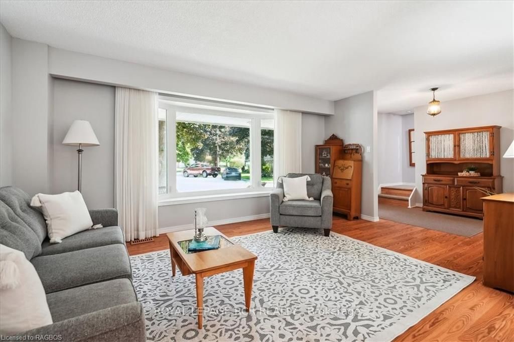 527 5th Street Property Photo 13