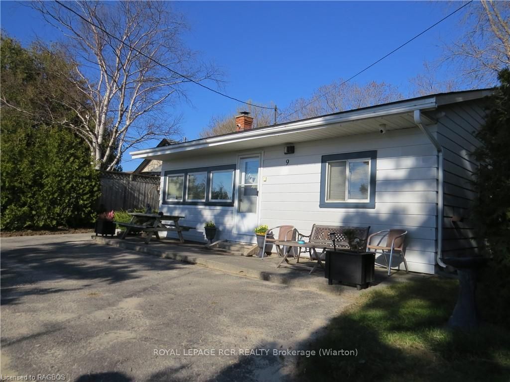 9 Lakeshore Boulevard Property Photo 8