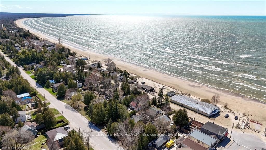 9 Lakeshore Boulevard Property Photo 11