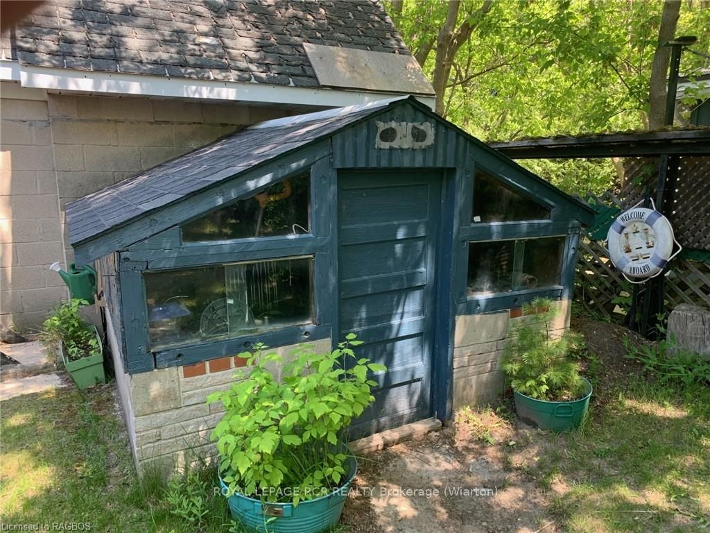 9 Lakeshore Boulevard Property Photo 12