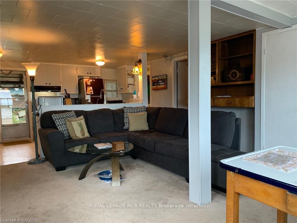 9 Lakeshore Boulevard Property Photo 18