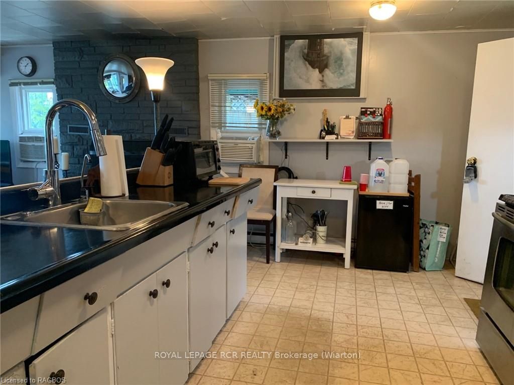 9 Lakeshore Boulevard Property Photo 23