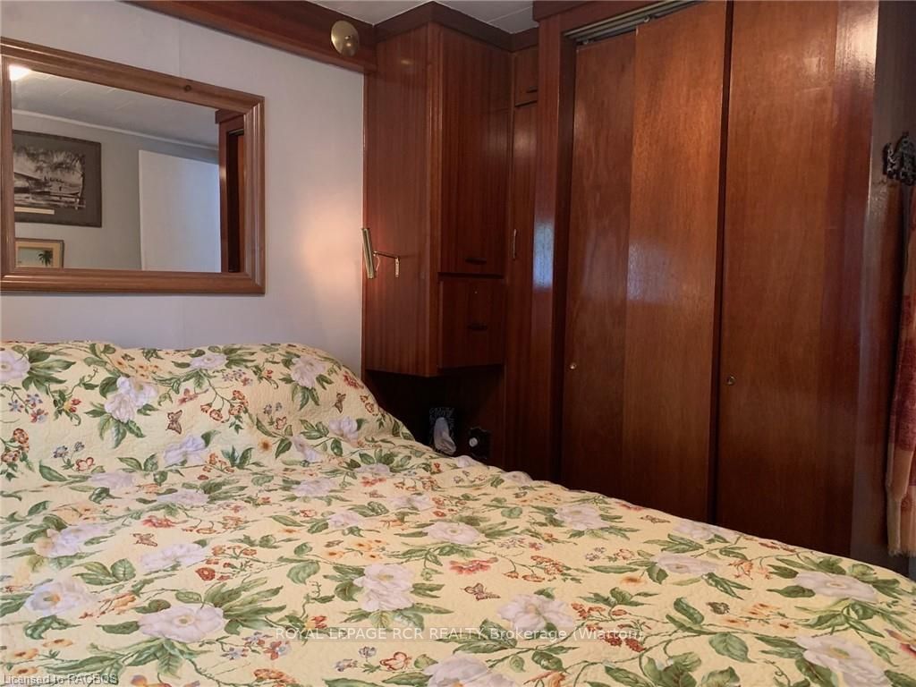 9 Lakeshore Boulevard Property Photo 26
