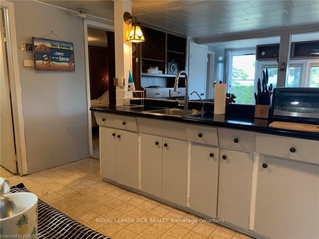 9 Lakeshore Boulevard Property Photo 31