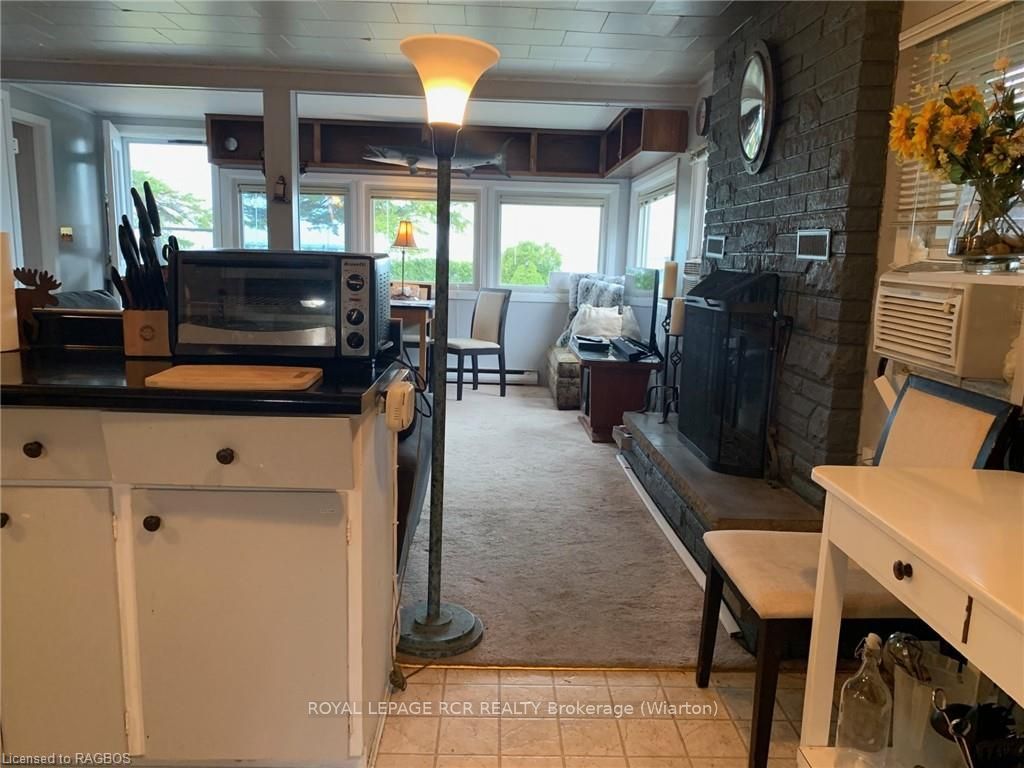 9 Lakeshore Boulevard Property Photo 32