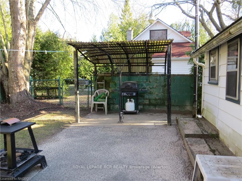 9 Lakeshore Boulevard Property Photo 36