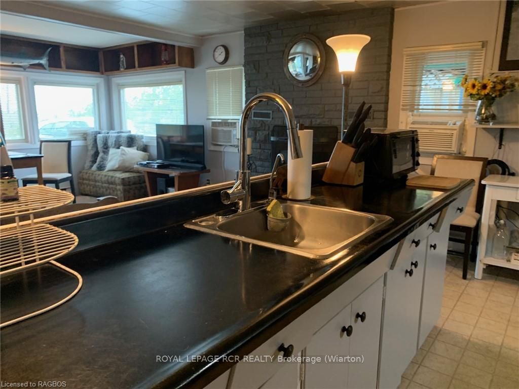 9 Lakeshore Boulevard Property Photo 39