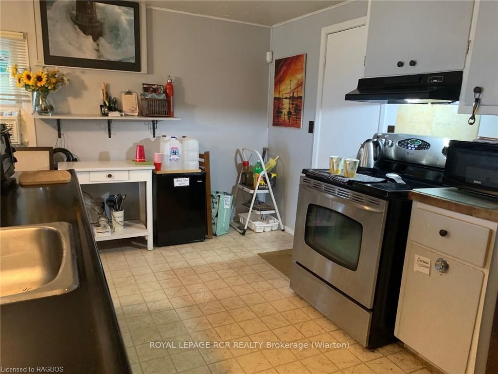 9 Lakeshore Boulevard Property Photo 40