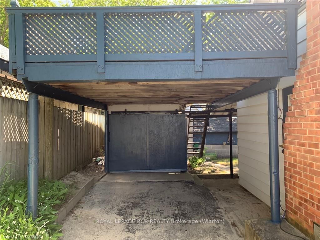 9 Lakeshore Boulevard Property Photo 46