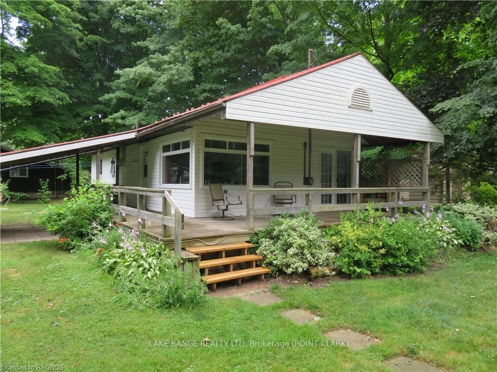 303 Sauk Court Property Photo 5