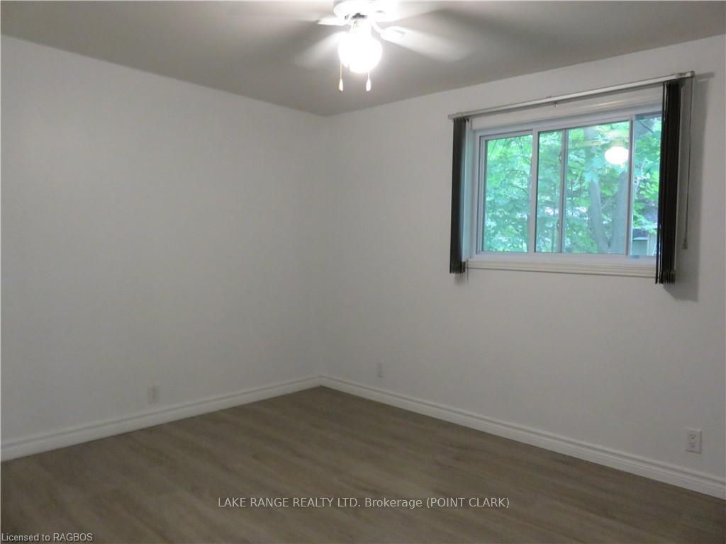 303 Sauk Court Property Photo 10