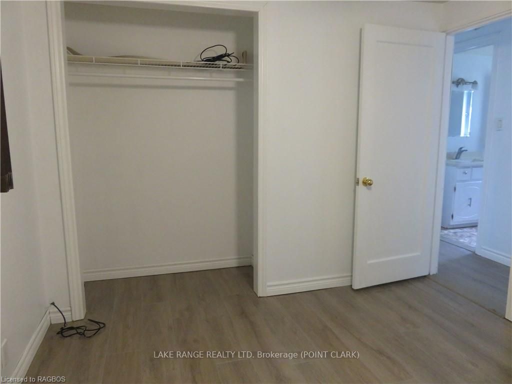 303 Sauk Court Property Photo 11