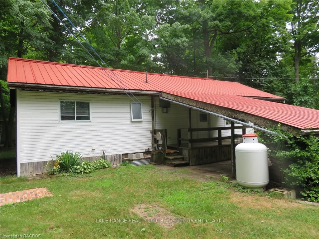 303 Sauk Court Property Photo 19