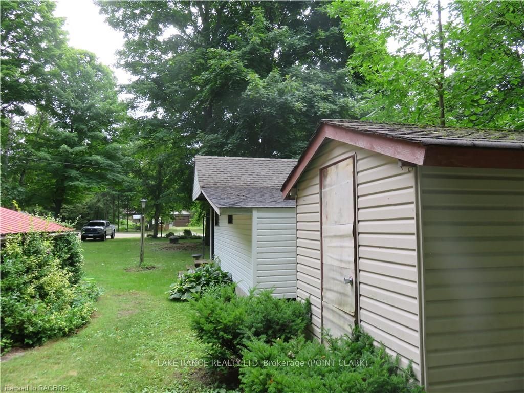 303 Sauk Court Property Photo 21