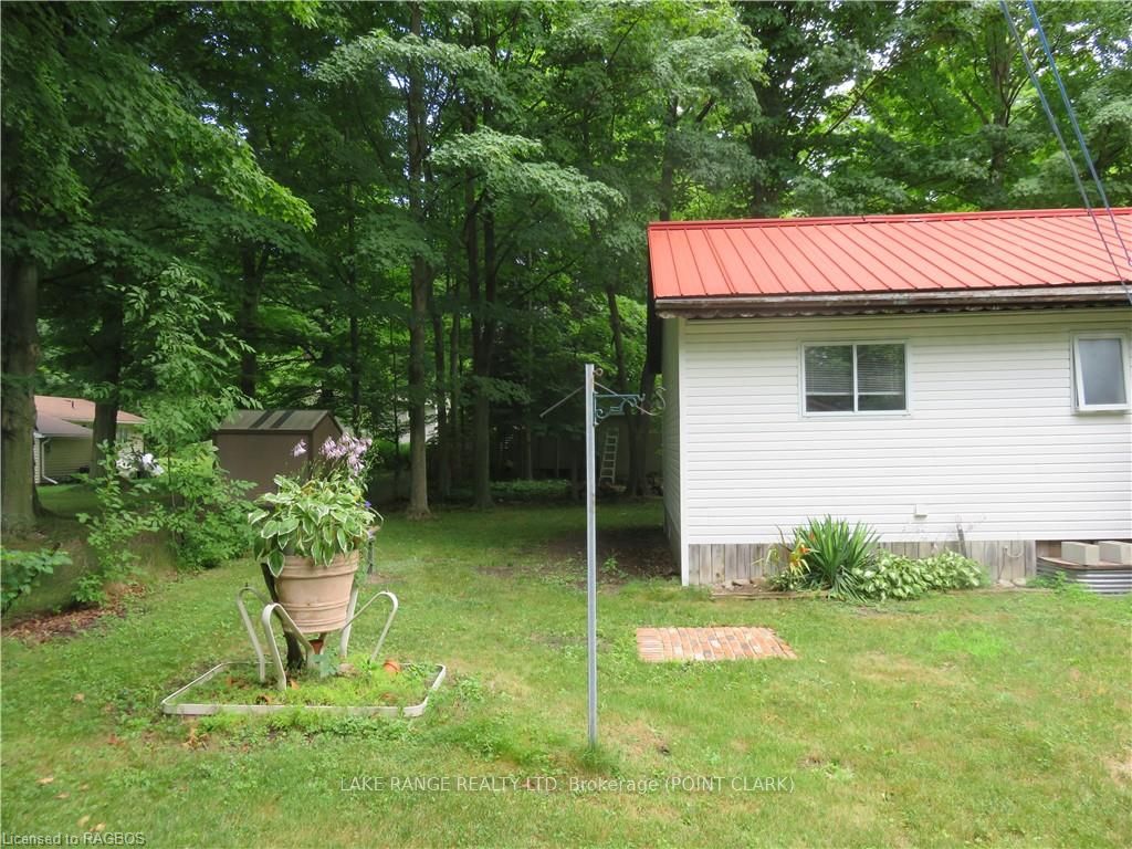 303 Sauk Court Property Photo 22