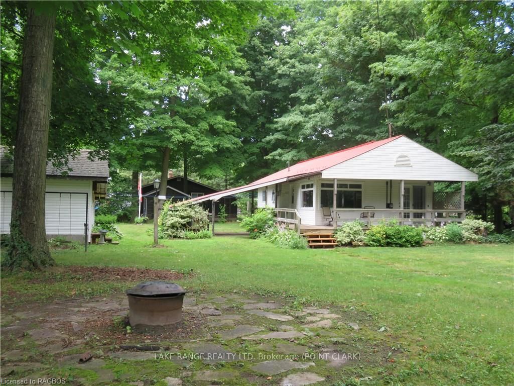 303 Sauk Court Property Photo 25