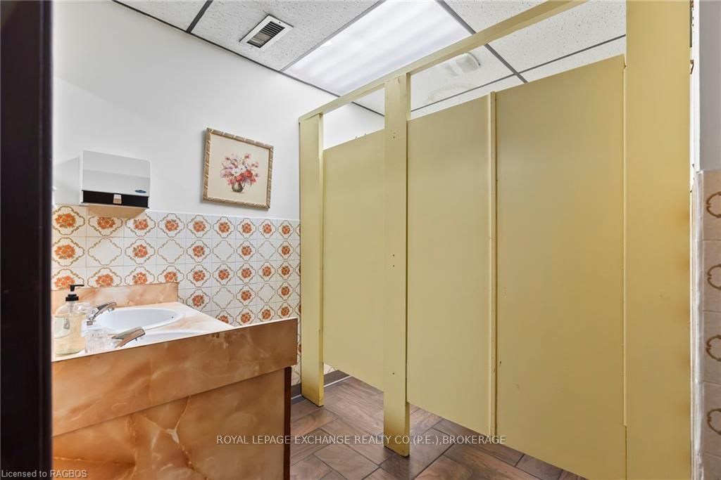 166 High Street Property Photo 30