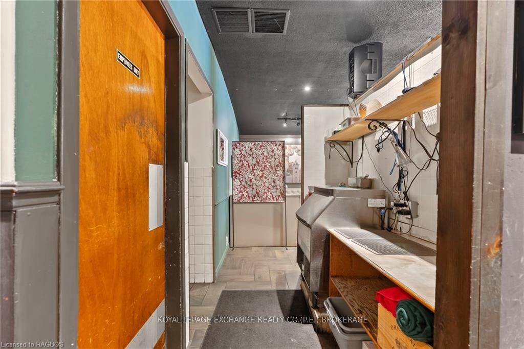 166 High Street Property Photo 32